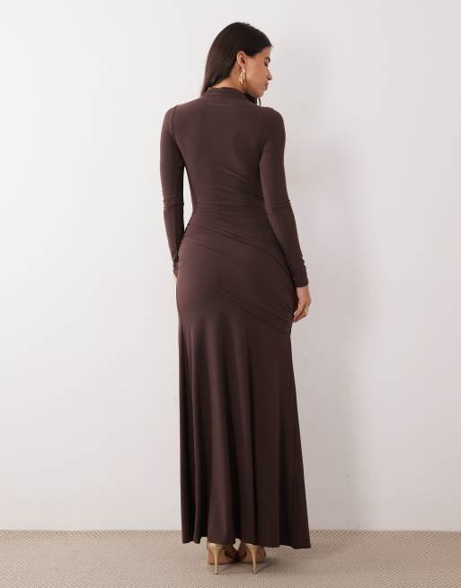 ASOS DESIGN maxiklänning i slinky-material med hög lårslits i brunt, 3 av 4
