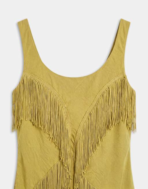 ASOS DESIGN maxiklänning med djup halsringning och asymmetrisk frans i olivgrön, 8 av 8
