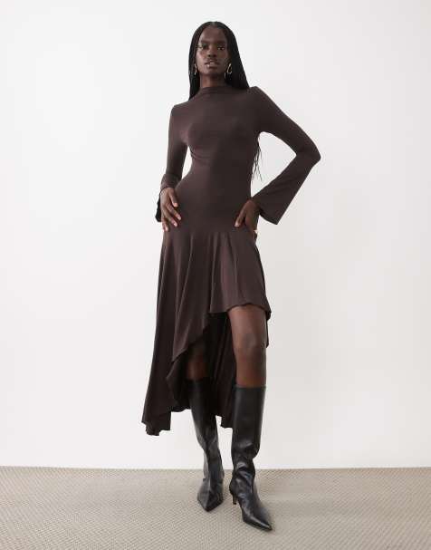 ASOS DESIGN maxiklänning med långa ärmar och asymmetrisk fåll i chokladbrunt - view 1