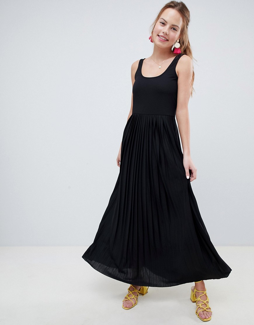 ASOS DESIGN – Maxiklänning med veckad kjol-Svart