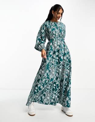 ASOS DESIGN - Maxikleid aus Baumwoll-Popeline in Grün mit Paisleyprint und gerafftem Dekolleté-Bunt