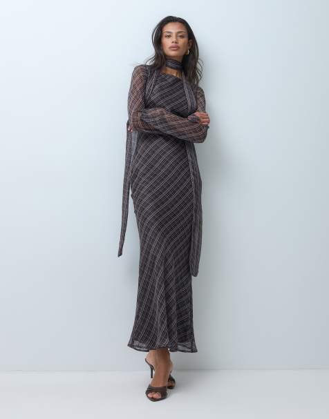 ASOS DESIGN Maxikleid aus Chiffon im schrägen Schnitt mit passendem Schal im Karoprint - view 1