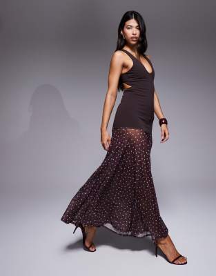 ASOS DESIGN - Maxikleid aus Crêpe und Stoff in Neoprenoptik mit transparentem Rock mit Polka-Punktemuster-Bunt