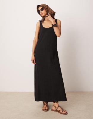 ASOS DESIGN - Maxikleid aus Leinen in Schwarz mit U-Ausschnitt