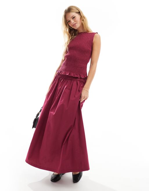 ASOS DESIGN – Maxikleid aus Popeline in Burgunderrot mit geraffter Taille, Kombiteil