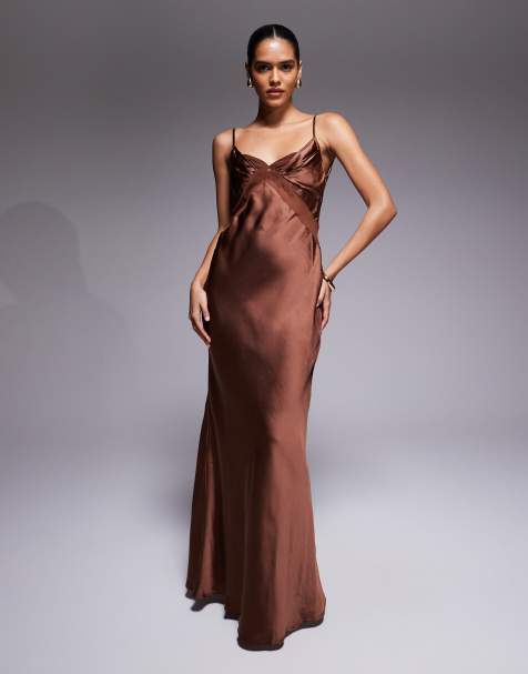 ASOS DESIGN – Maxikleid aus Satin-Chiffon-Mix mit Einsatz am Dekolleté in Schokobraun - view 1