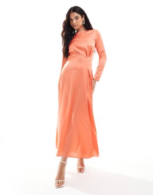 ASOS DESIGN - Maxikleid aus Satin in dunklem Orange mit Falten in der Taille