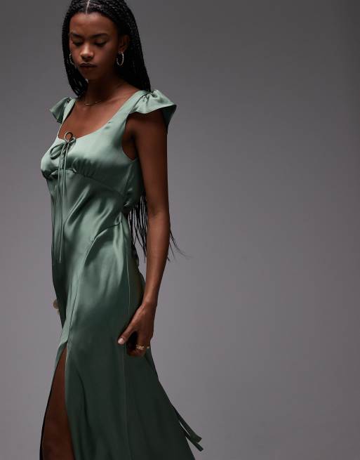 ASOS DESIGN – Maxikleid aus Satin in Grün mit U-Ausschnitt und Flatterärmeln, 2 von 4