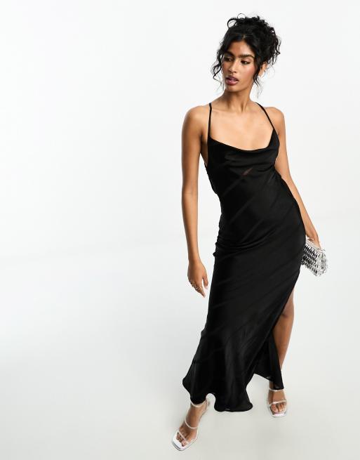 ASOS DESIGN Maxikleid aus Satin in Schwarz mit Wasserfallausschnitt und hohem Schlitz ASOS