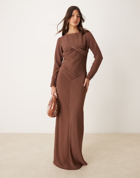 ASOS DESIGN – Maxikleid in Braun mit asymmetrischer Raffung und gerafftem Brustbereich - view 1