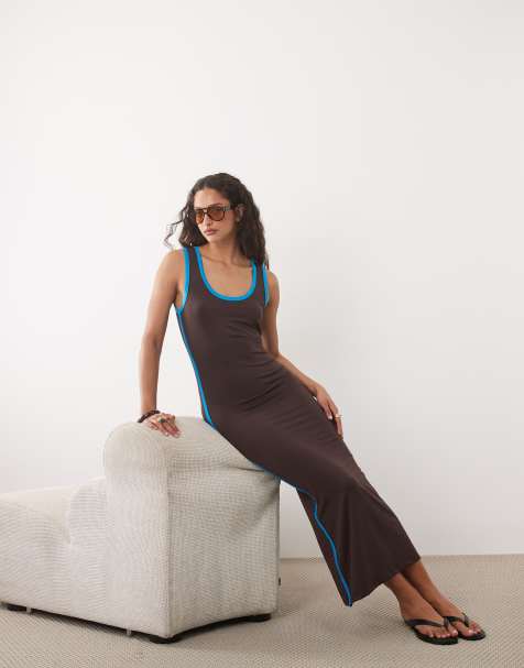 ASOS DESIGN – Maxikleid in Braun mit U-Ausschnitt und blauer Kontrasteinfassung - view 1