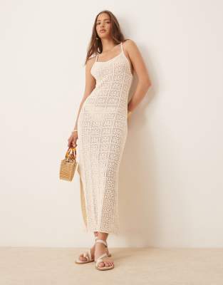 ASOS DESIGN - Maxikleid in Ecru aus Häkelstrick-Weiß