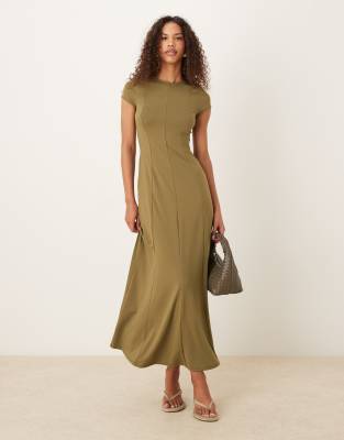 ASOS DESIGN - Maxikleid in Khaki mit Nahtdetail und Kappärmeln-Grün