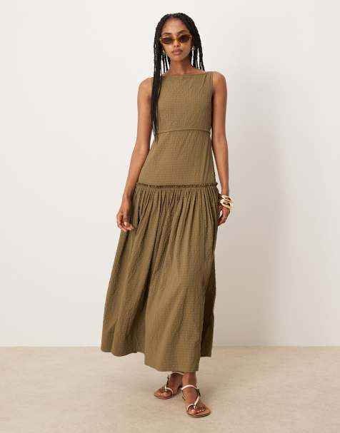ASOS DESIGN – Maxikleid in Olivgrün mit Knitteroptik, U-Boot-Ausschnitt und Ziernaht - view 1