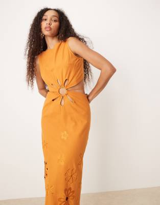 ASOS DESIGN - Maxikleid in Orange mit blumenförmiger Lochstickerei