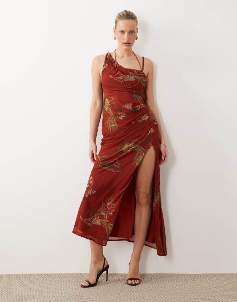 ASOS DESIGN – Maxikleid in Rostrot mit Blumenprint, drapiertem Mieder, perlenbesetzten Trägern und Rückenausschnitt - view 1