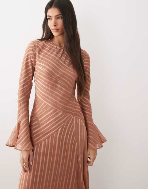 ASOS DESIGN – Maxikleid in Rostrot mit Streifen und ausgestellten Ärmeln, 2 von 4