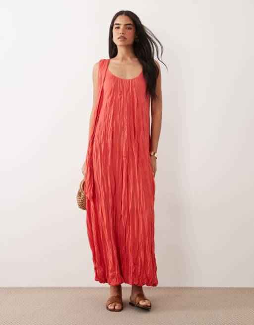 ASOS DESIGN – Maxikleid in Rot mit Knitterstruktur, U-Ausschnitt und Schal-Detail, 3 von 4