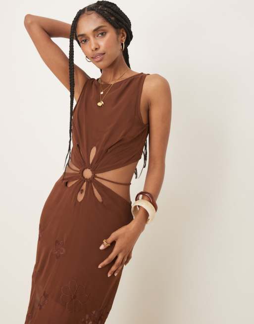 ASOS DESIGN – Maxikleid in Schokobraun mit blumenförmiger Lochstickerei, 3 von 4