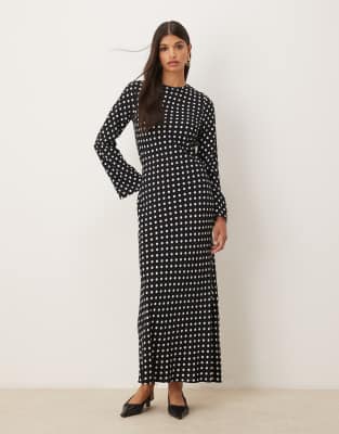 ASOS DESIGN - Maxikleid in Schwarz mit Rundhalsausschnitt und gestreiftem Punktemuster-Bunt