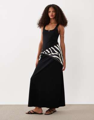 Maxikleid in Schwarz mit U-Ausschnitt Schwarz 40