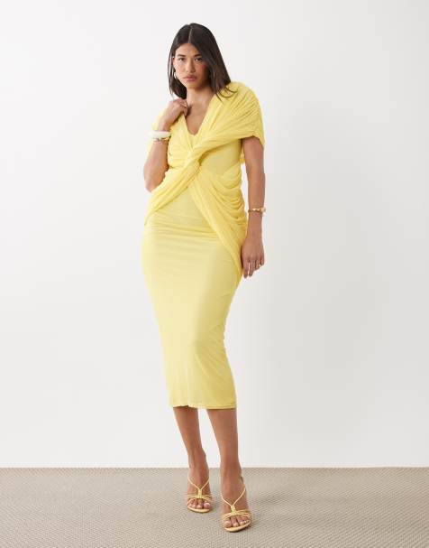 ASOS DESIGN – Maxikleid in Zitronengelb mit tiefem Ausschnitt und Cape - view 1