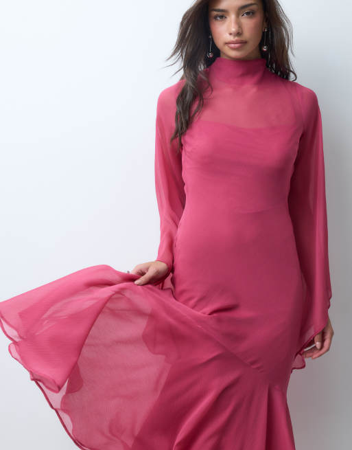 ASOS DESIGN Maxikleid mit ausgestellten Ärmeln und asymmetrischem Volantsaum in Himbeere, 4 von 5