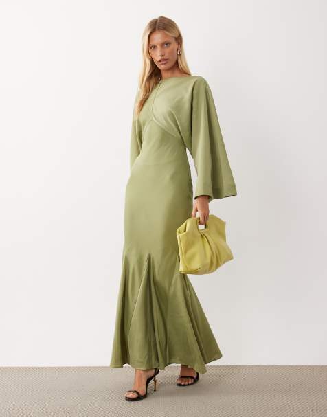 ASOS DESIGN Maxikleid mit Cape-Kimonoärmeln, Godets und Bindeband mit Quasten in Salbeigrün - view 1