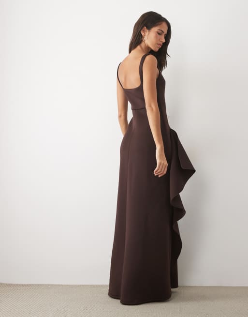 ASOS DESIGN Maxikleid mit eckigem Ausschnitt und gerafftem Rockdetail in schokobraunem Scuba-Material, 4 von 4