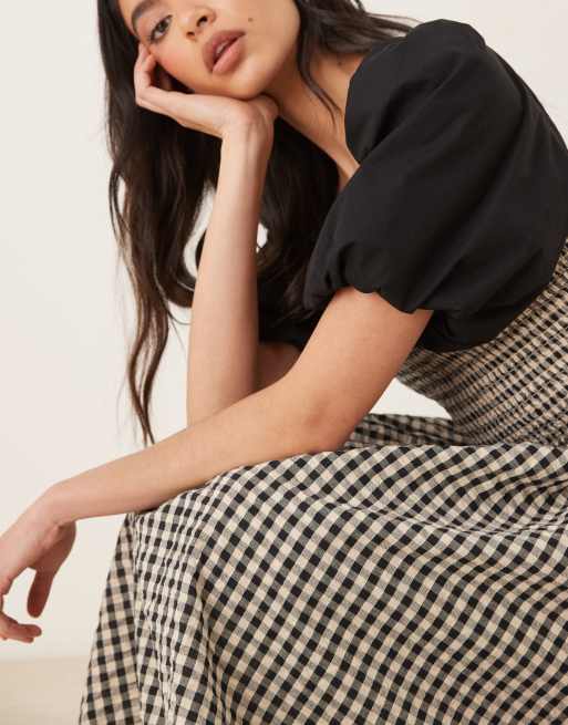 ASOS DESIGN – Maxikleid mit gesmoktem Oberteil, Puffärmeln und schwarz-weißen Vichy-Karos, 2 von 4