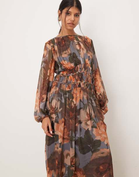 ASOS DESIGN – Maxikleid mit großflächigem Blumenmuster und Makramee-Taille - view 1