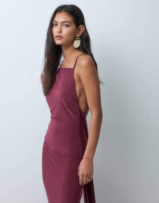 ASOS DESIGN Maxikleid mit hohem eckigen Ausschnitt und Knopfschleppe in Beerenrot, 5 von 5