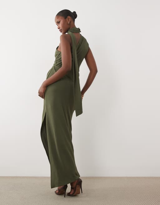 ASOS DESIGN Maxikleid mit One-Shoulder-Träger, geraffter Taille und Schal in Dunkelkhaki, 4 von 4