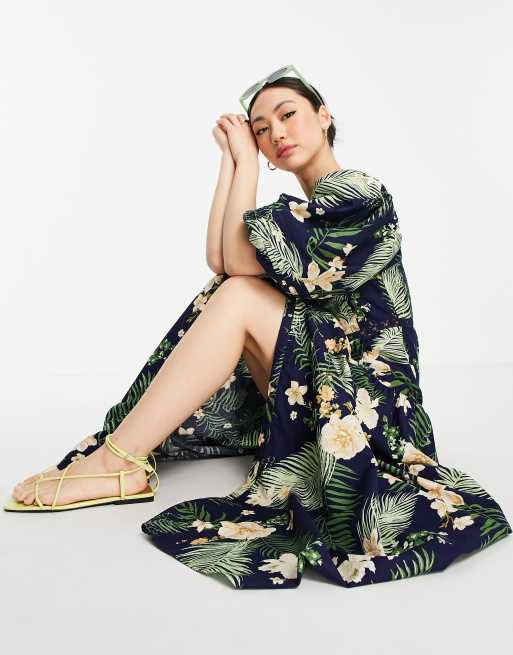 ASOS DESIGN – Maxikleid mit Spitzeneinsatz, Biesen und hübschem Blumenprint in Marineblau