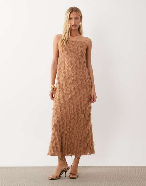 ASOS DESIGN Maxikleid mit Struktur, Fransen und offenem Rücken in Karamell - view 1