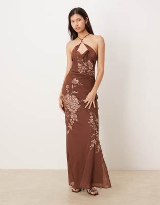 ASOS DESIGN - Maxikleid mit Ton-in-Ton-Stickerei, Neckholder und Schlüssellochdetail vorne in Braun-Brown