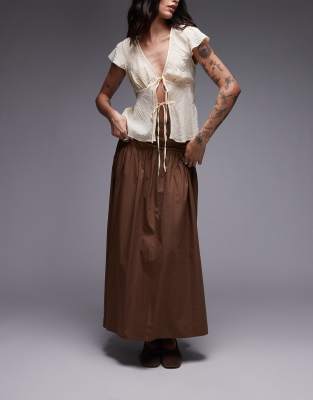 ASOS DESIGN - Maxirock in Braun mit tiefer Taille-Brown