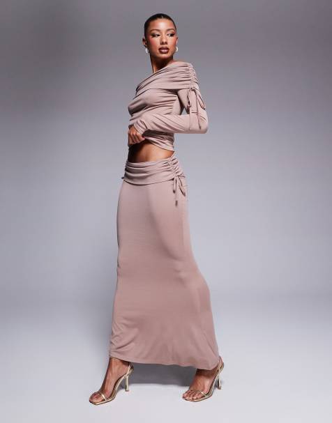 ASOS DESIGN - Maxirok met overslag, gerimpelde zijkanten en fishtail in nertsbruin - view 1