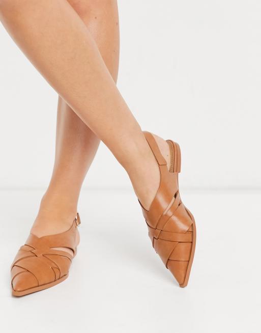 ASOS DESIGN - Mazed - Chaussures plates à découpes et bride arrière - Fauve & crème