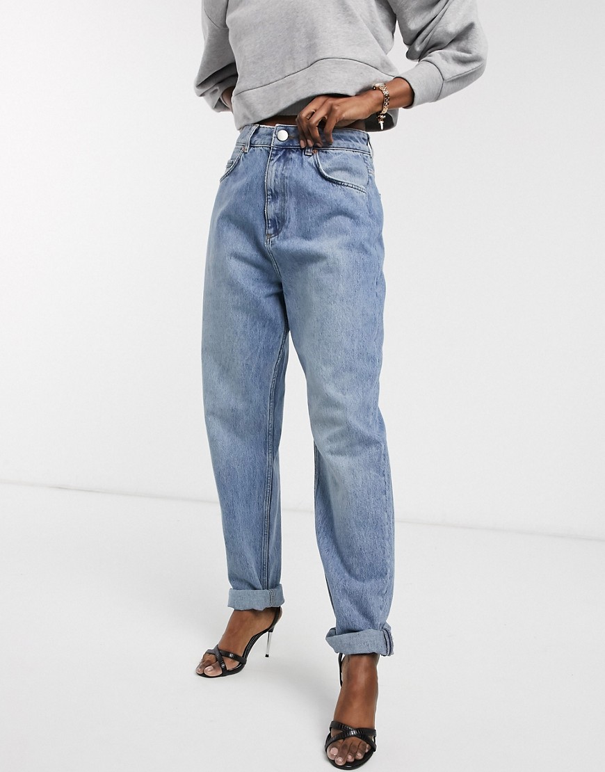 ASOS DESIGN - Medium forvaskede slouchy mom-jeans med høj talje-Blå