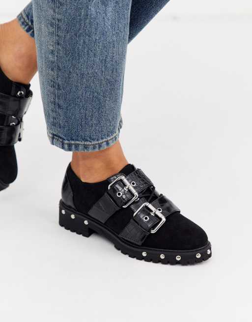 helikopter Decimale Bij elkaar passen ASOS DESIGN - Medium - Platte schoenen met dikke zool, studs en gesp in  zwart | ASOS