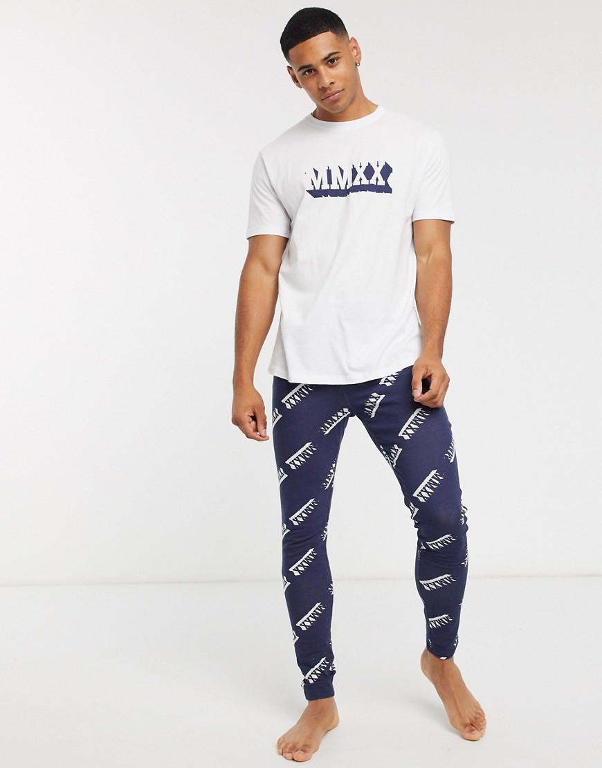 ASOS DESIGN - Meggings del pigiama e T-shirt con numeri romani-Navy
