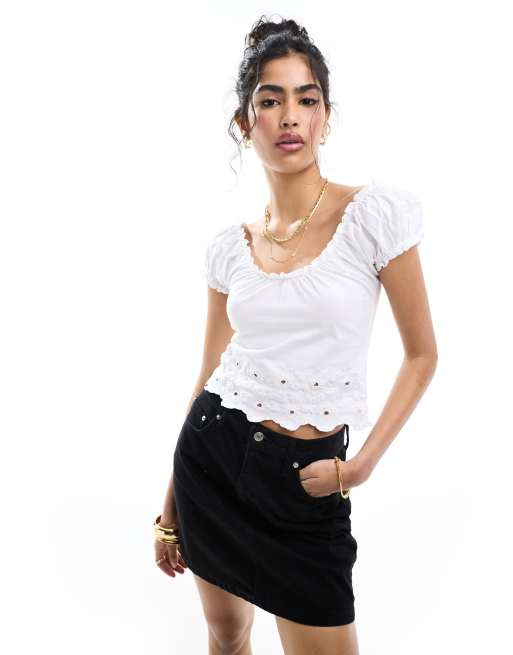 ASOS DESIGN - Melkmeisjestop met broderie aan de zoom in wit