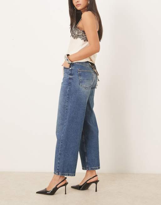 ASOS DESIGN – Mellanblå, ankellånga jeans med barrelben och indragning, 3 av 5
