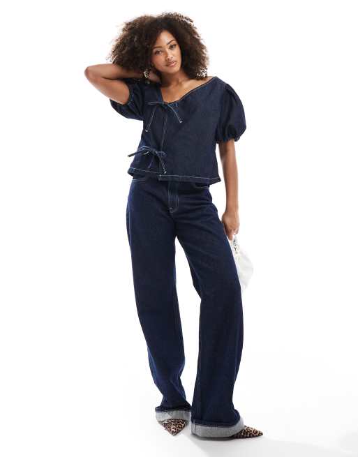 ASOS DESIGN – Mellanblå jeanstopp med asymmetrisk knytning i sidan, 2 av 4
