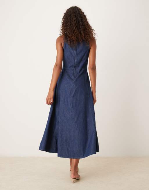 ASOS DESIGN – Mellanblå midaxiklänning i denim med brottarringning och dekorativ söm, 3 av 4