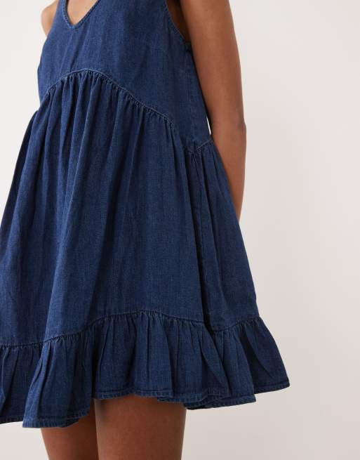 ASOS DESIGN – Mellanblå, panelsydd smockklänning i denim med v-ringning, 3 av 4
