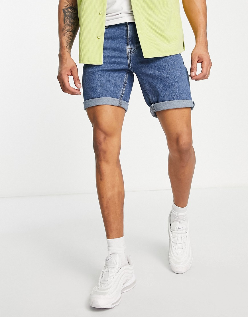 ASOS DESIGN – Mellanblå urtvättade stretchiga jeansshorts i smal modell