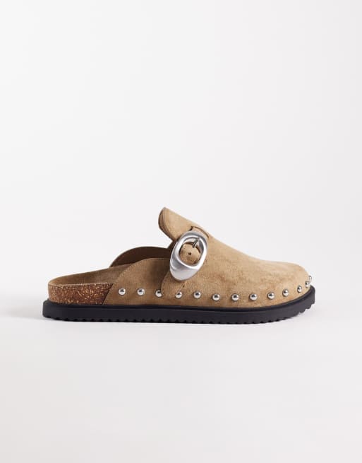 ASOS DESIGN - Mellany - Sabot con plantare e borchie in camoscio sintetico color sabbia