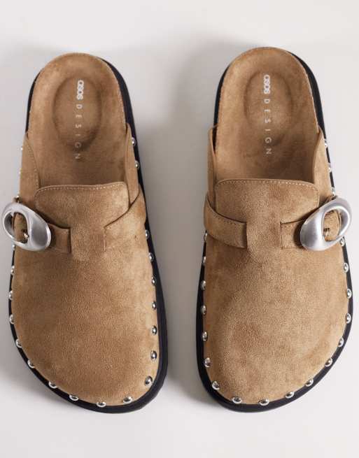 ASOS DESIGN – Mellany – Sandfärgade mules i mockaimitation med formad sula och nitar, 3 av 4